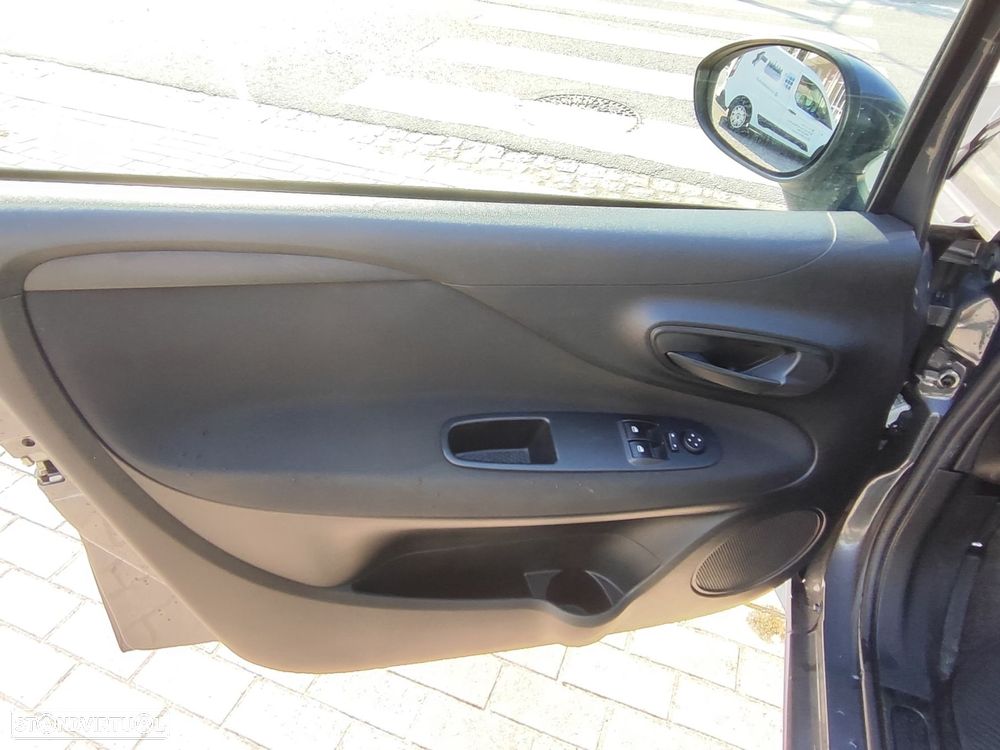 Fiat Punto 1.3 M-Jet Easy S&S - 12