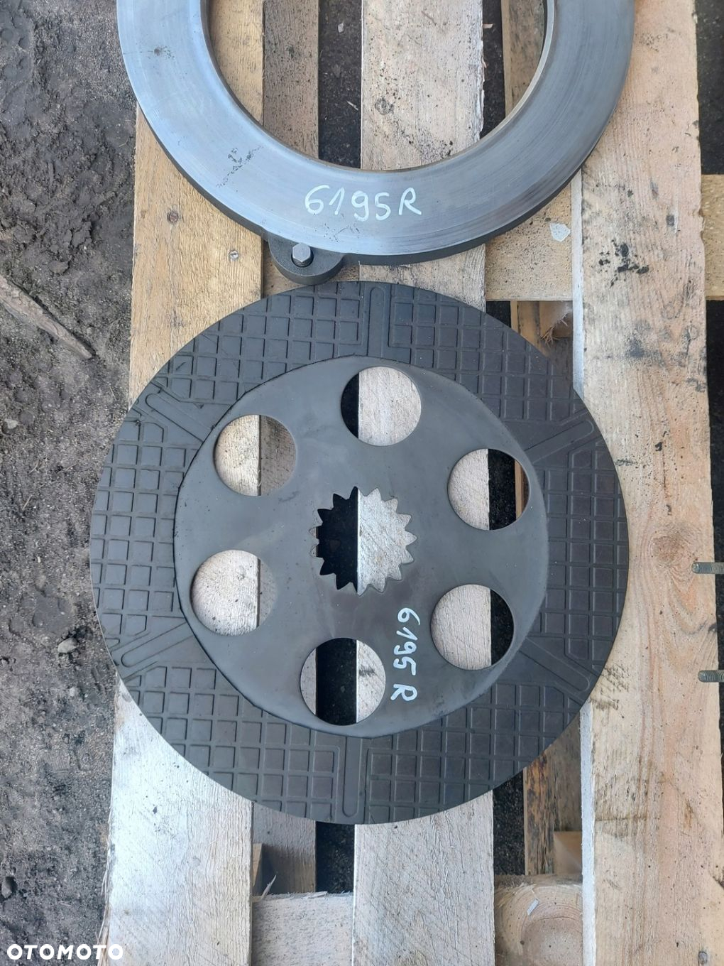 HAMULEC TYŁ KOMPLET R538229 R323621 JOHN DEERE 6195R 2017r. - 3