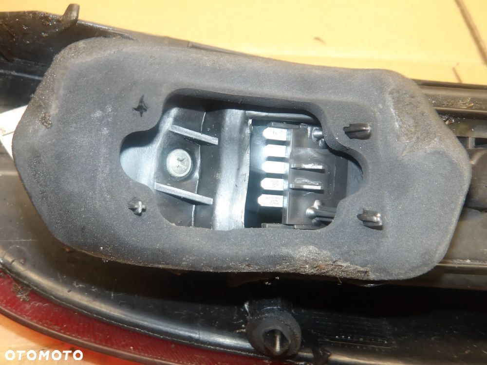 OPEL CORSA C 00-03 1.2B LAMPA PRAWA LEWA TYŁ 09114336 09114337 - 9