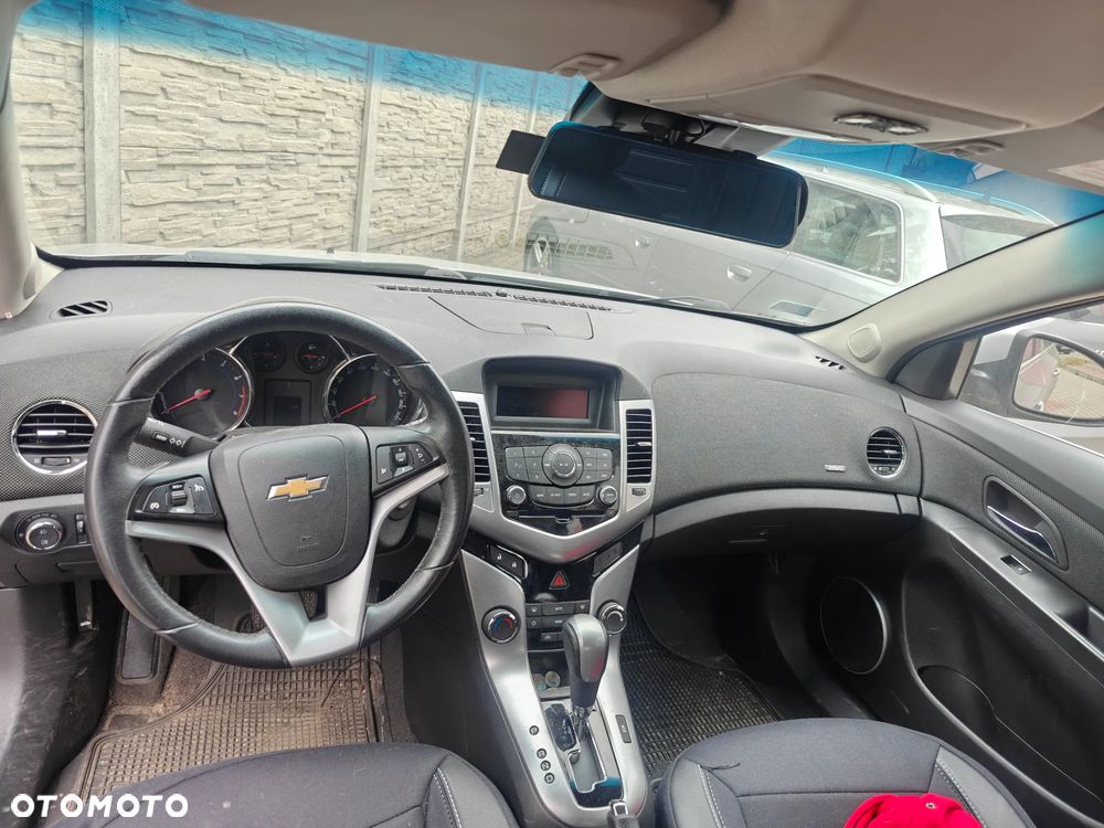Chevrolet Cruze 1.8 LTZ+ - 9