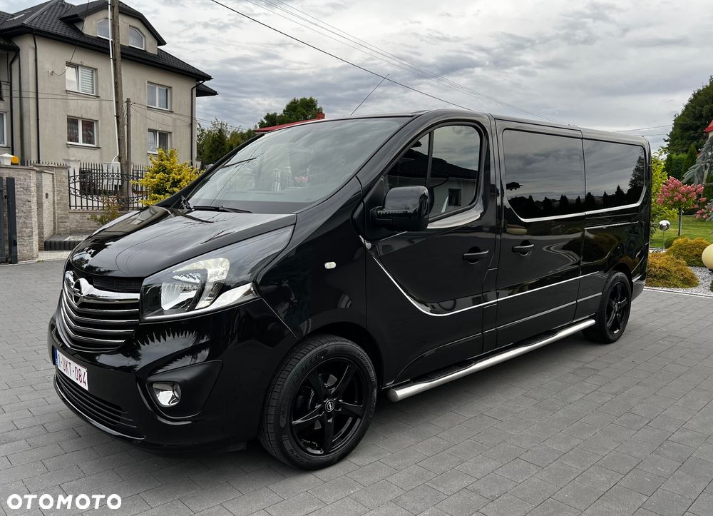 Opel VIVARO BLACK & WHITE 5 osób - 8