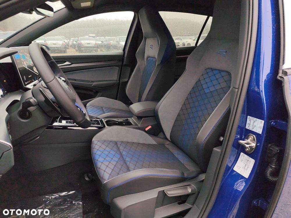 Volkswagen Golf - 11