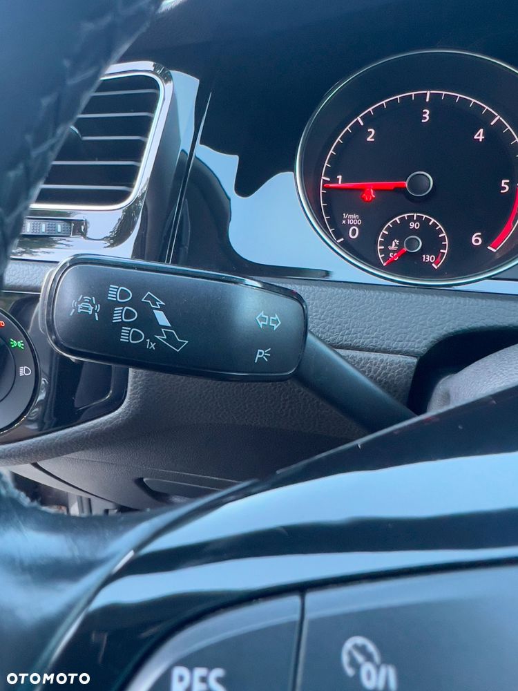 Volkswagen Golf - 11