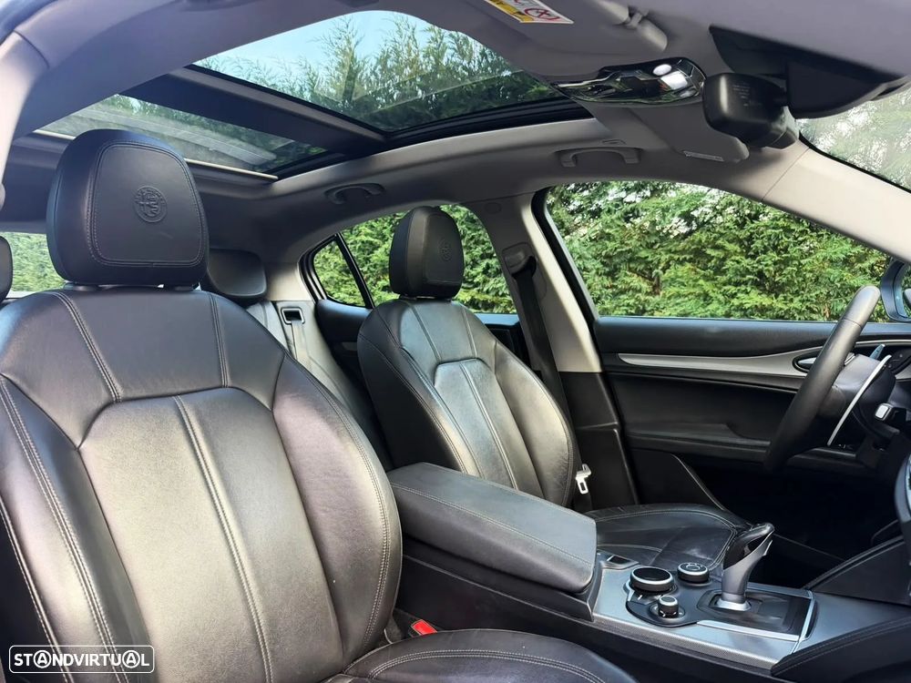 Alfa Romeo Stelvio - 22