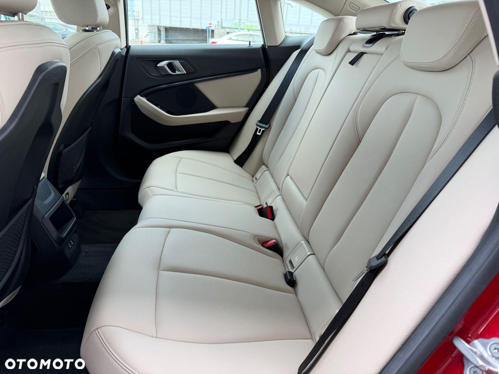 BMW Seria 2 218i Advantage - 14