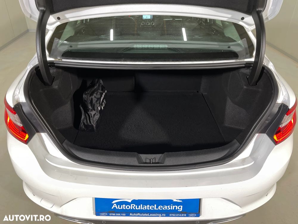 Renault Megane TCe EDC Zen - 12