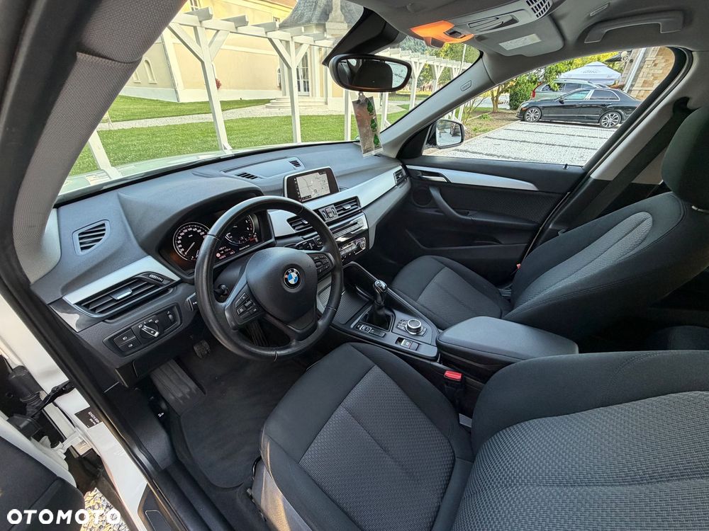 BMW X1 sDrive18d Business Edition - 10