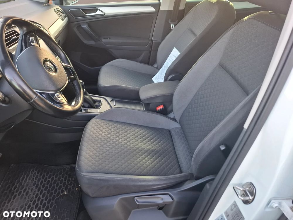 Volkswagen Tiguan - 17