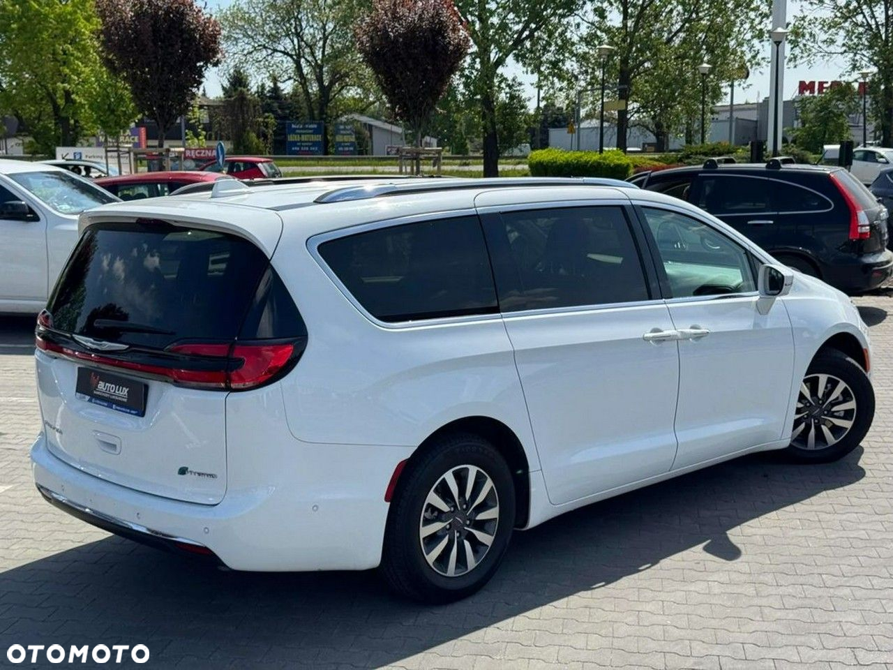 Chrysler Pacifica - 8
