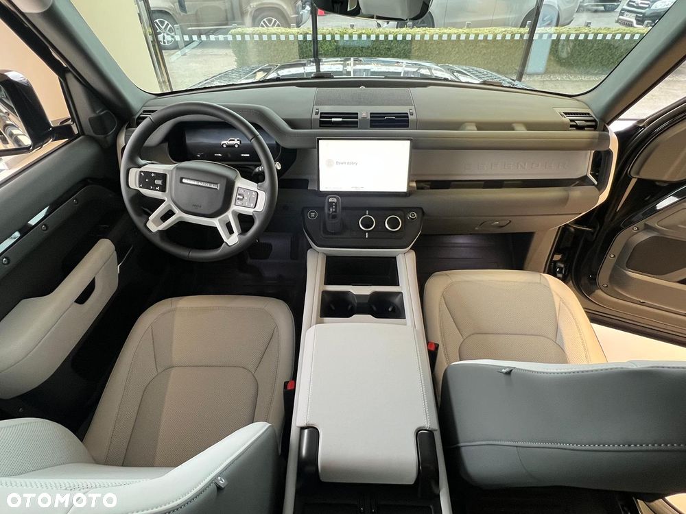 Land Rover Defender - 8