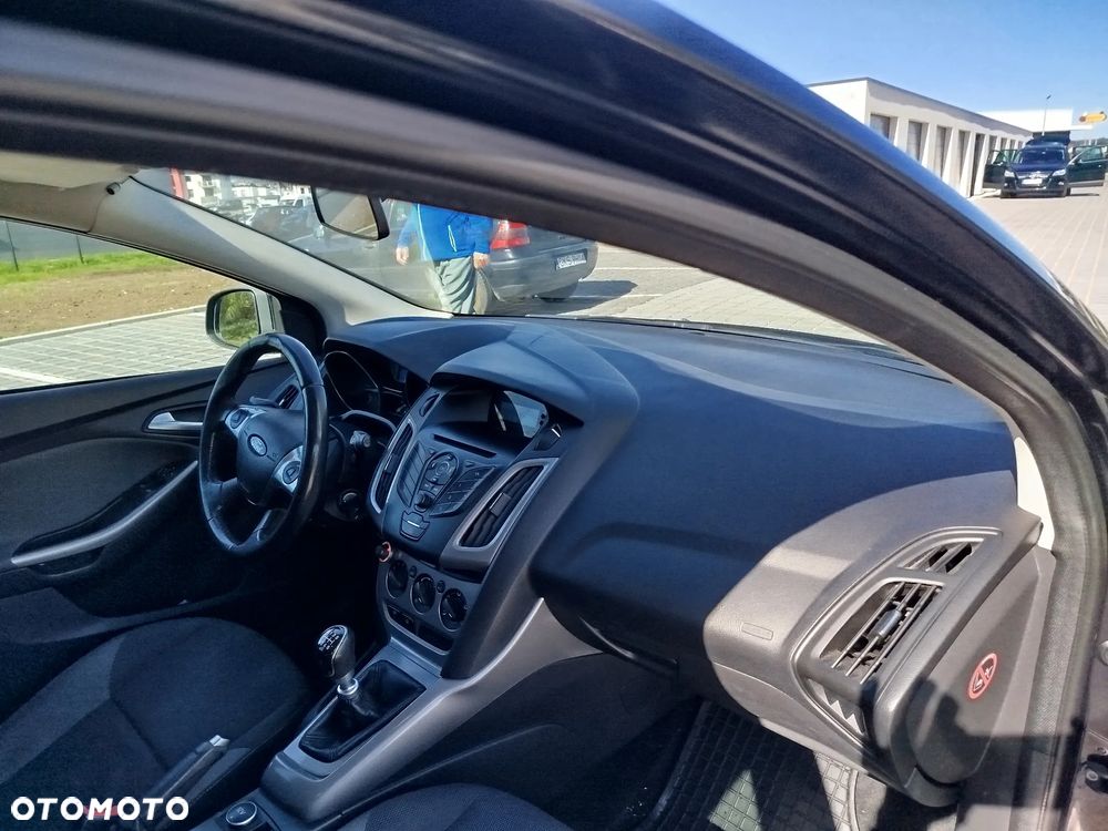 Ford Focus 1.6 TDCi Ambiente Start - 8