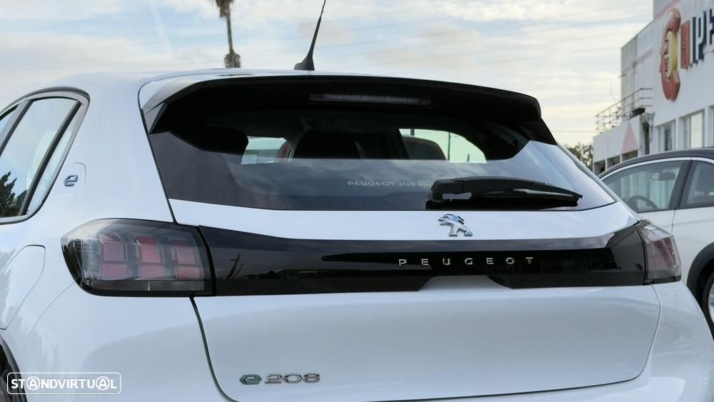 Peugeot e-208 - 24