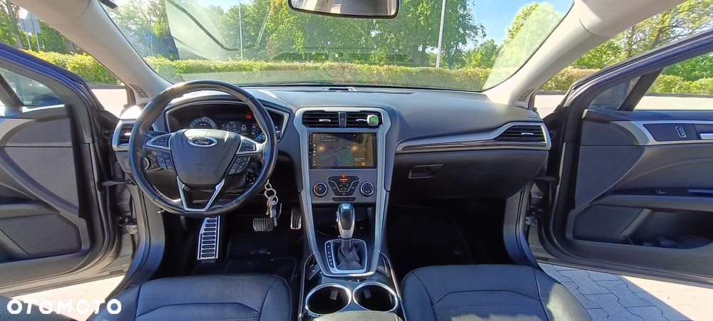 Ford Fusion - 2