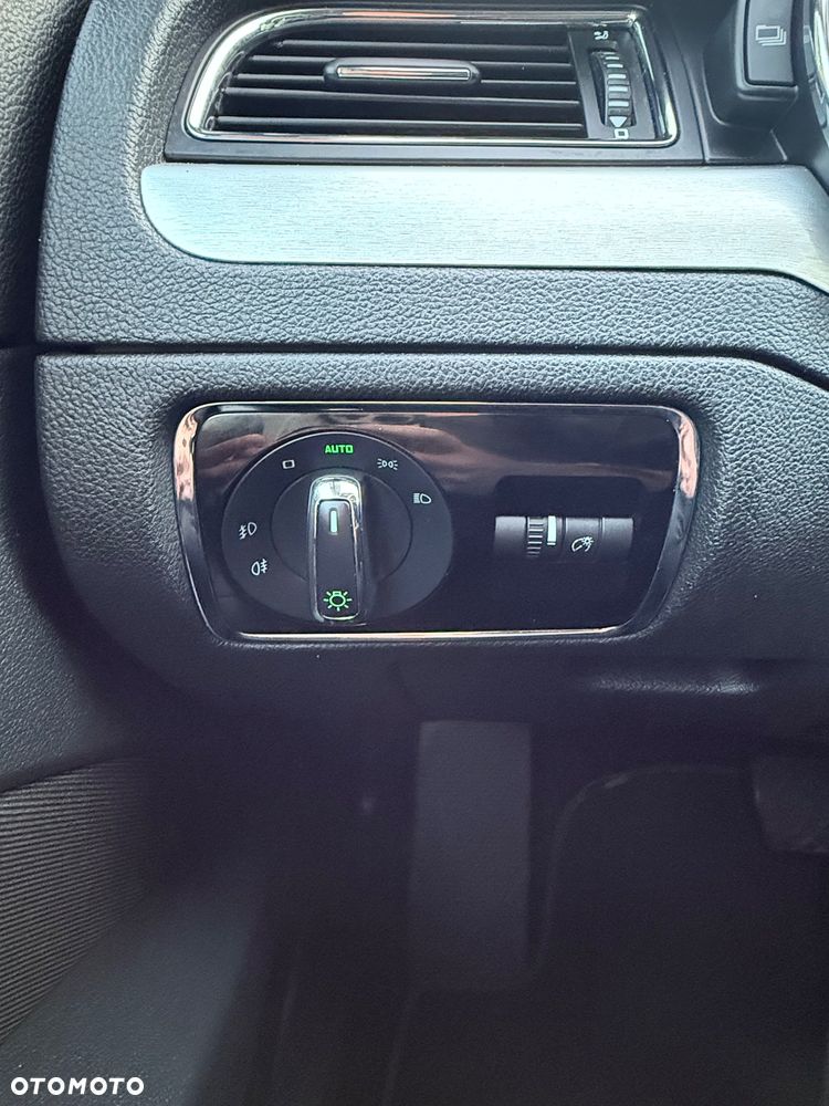 Skoda Superb 2.0 TDI DSG Exclusive - 21