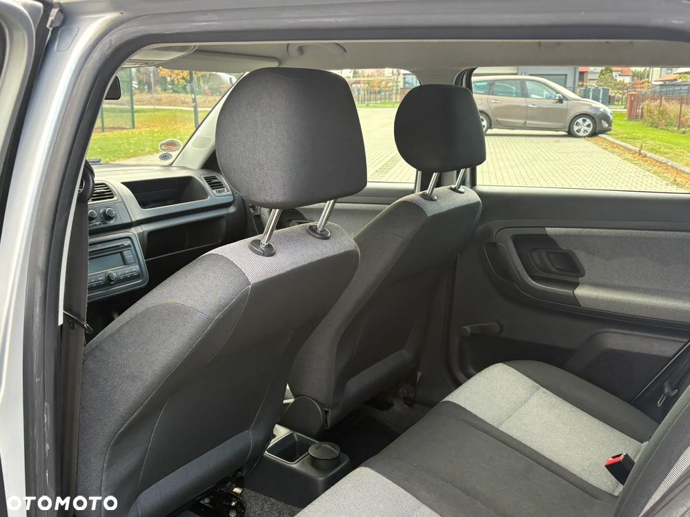 Skoda Fabia ver-1-2-12v-active - 10