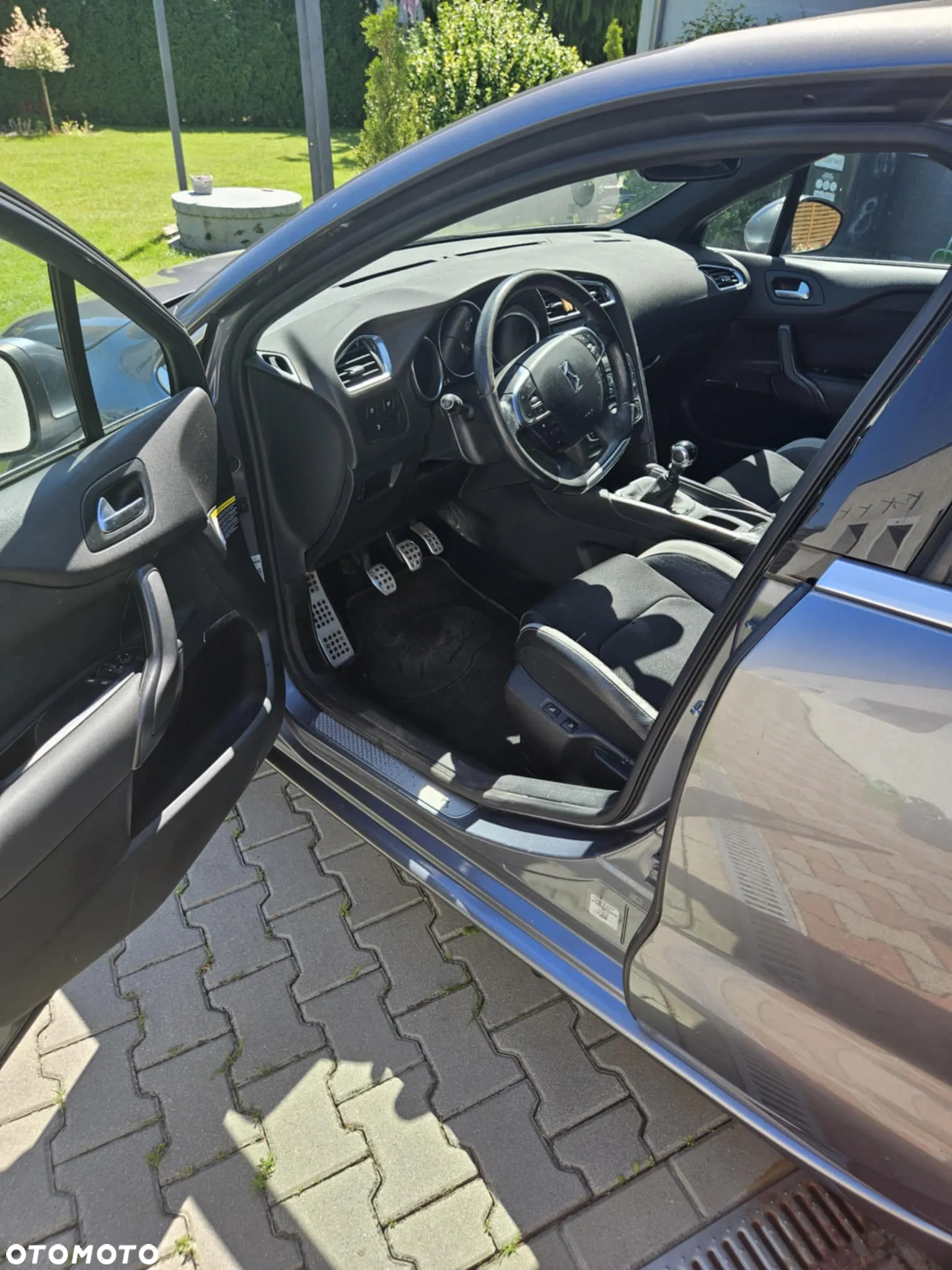 Citroën DS4 1.6 HDi SoChic - 8