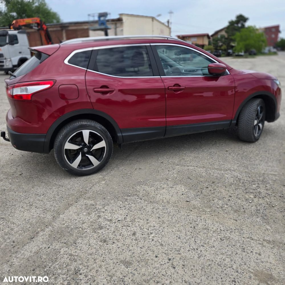 Nissan Qashqai 1.6 DCI Xtronic TEKNA - 3
