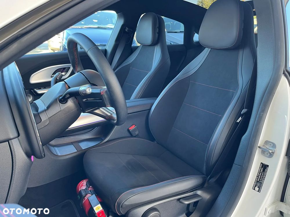 Mercedes-Benz CLA 220 mHEV 4-Matic 8G-DCT - 12