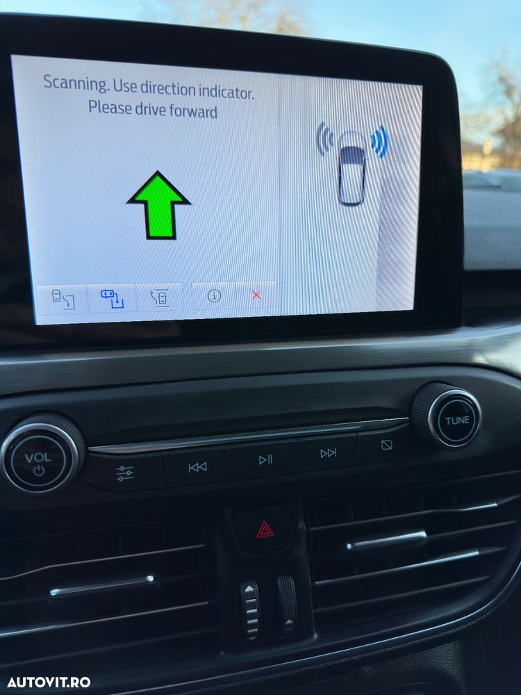 Ford Focus 2.0 EcoBlue Start-Stopp-System TITANIUM X - 29