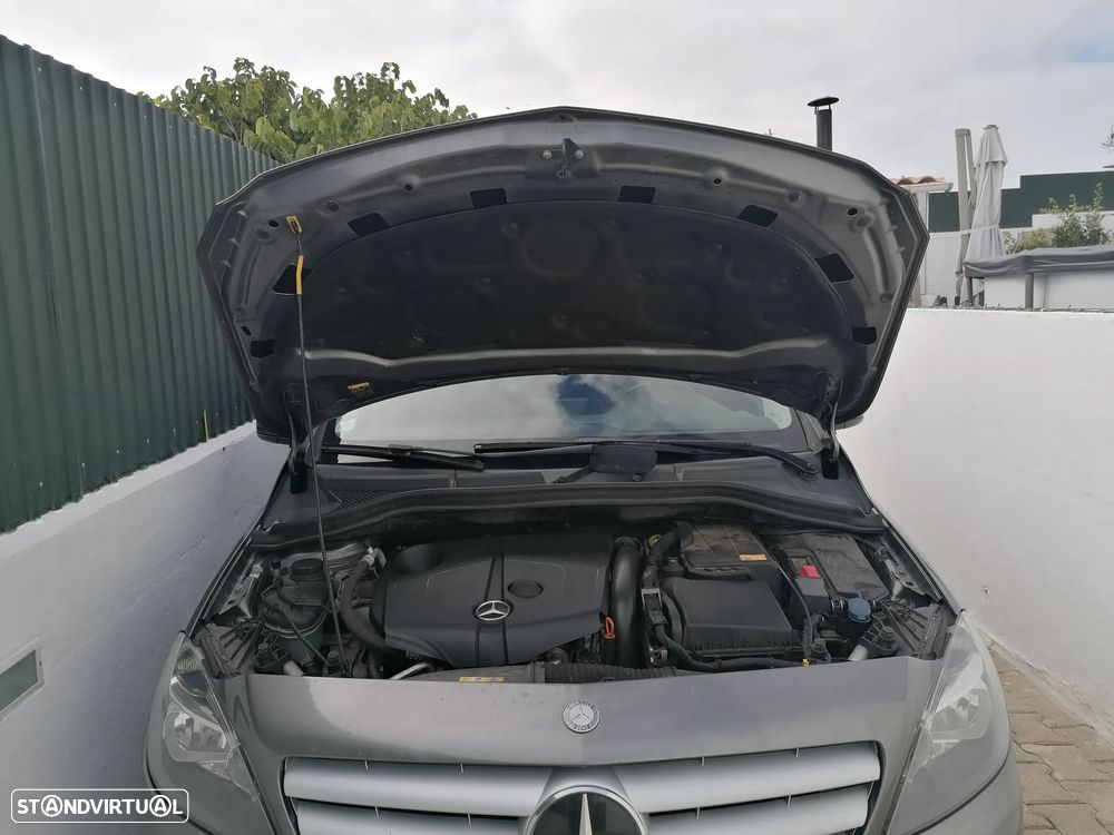 Mercedes-Benz B 180 CDI (BlueEFFICIENCY) - 12
