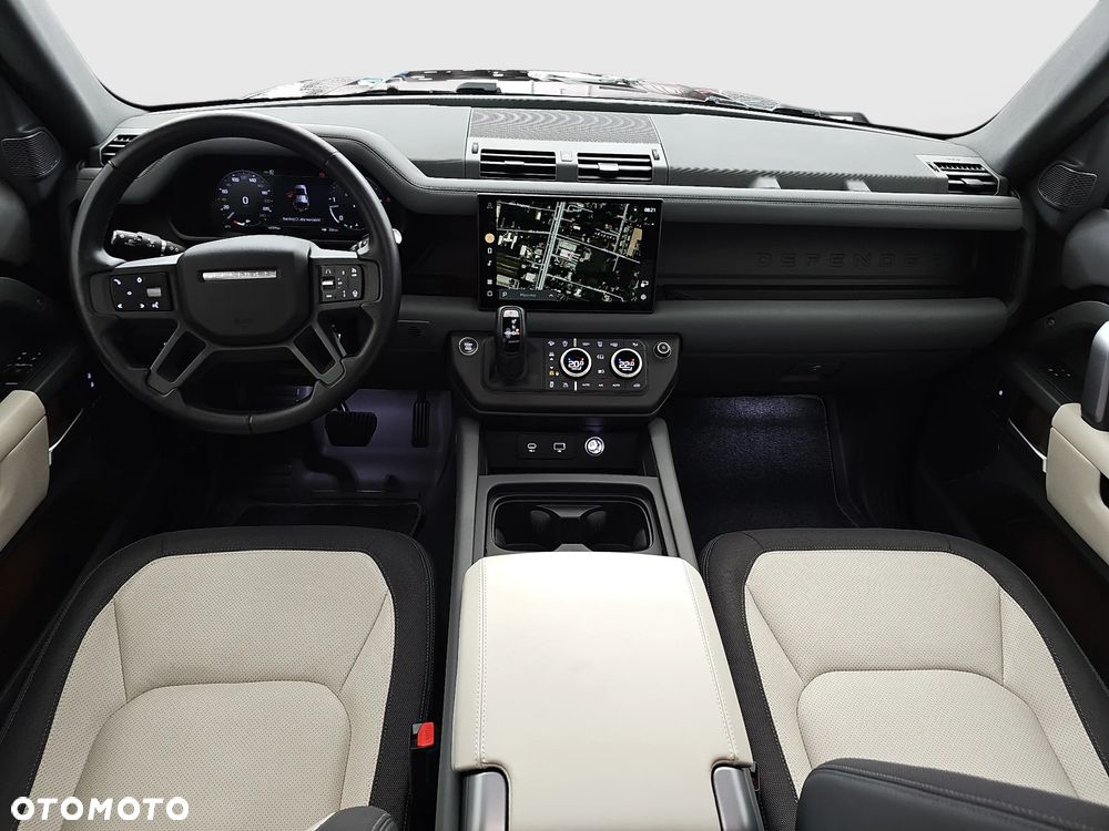 Land Rover Defender - 36