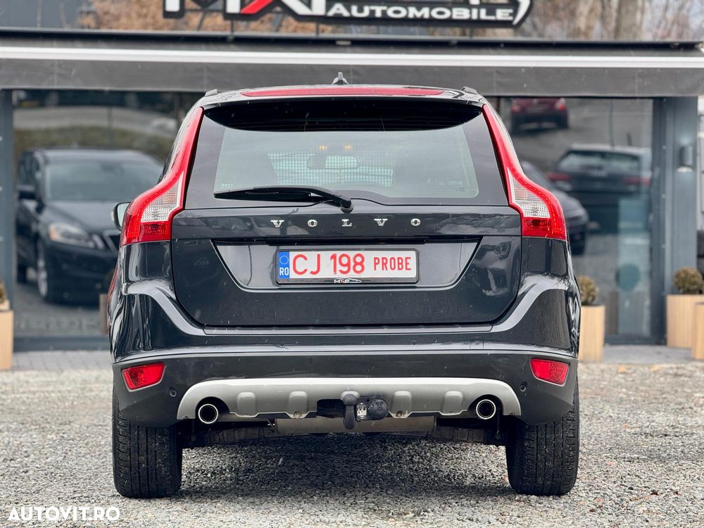 Volvo XC 60 D5 AWD Aut. Momentum - 10