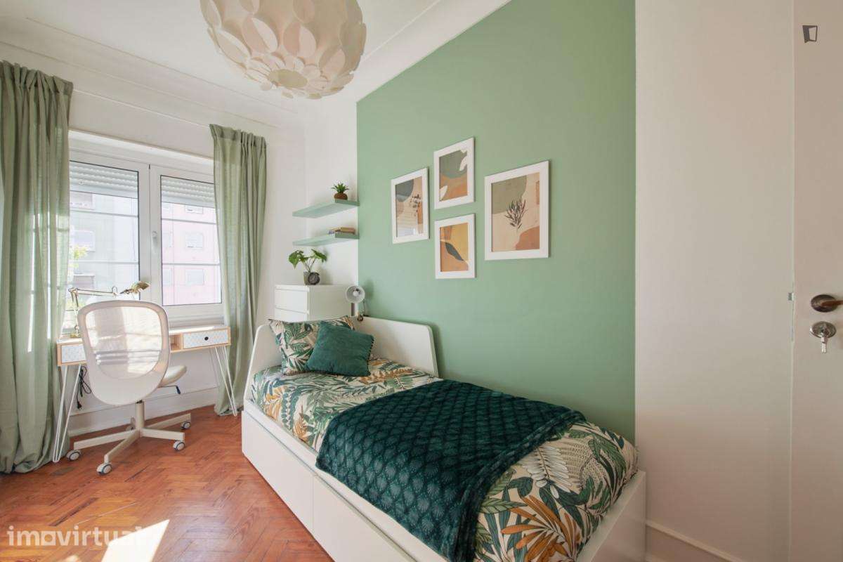 Quarto - localizado em Roma-Areeiro Lisbon - Grande imagem: 2/40