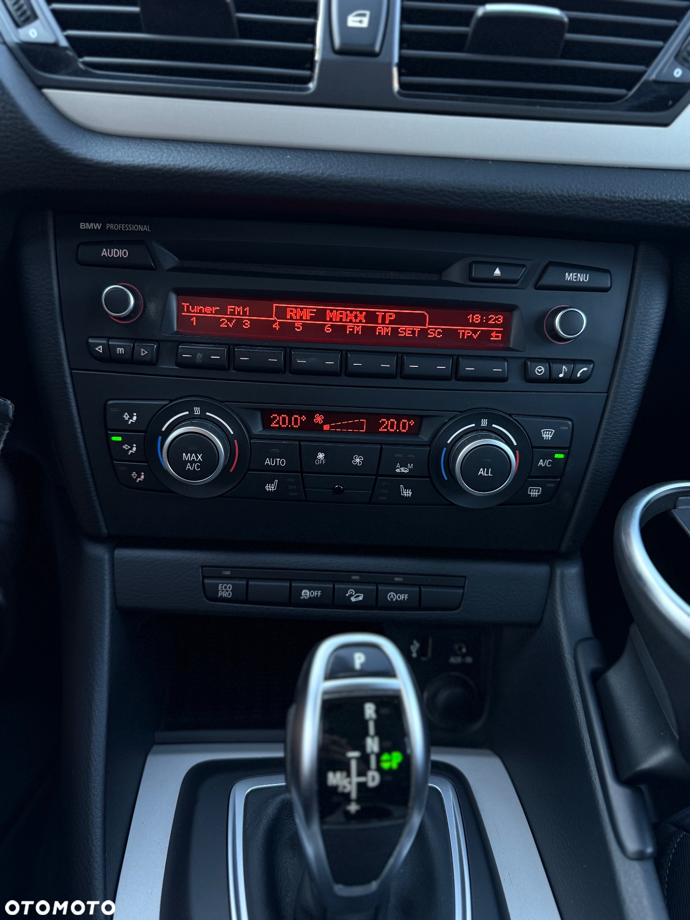 BMW X1 xDrive18d - 11