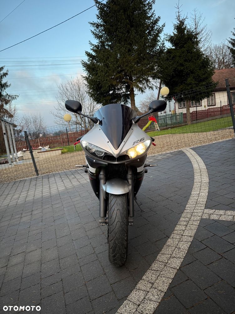 Yamaha R6 - 10