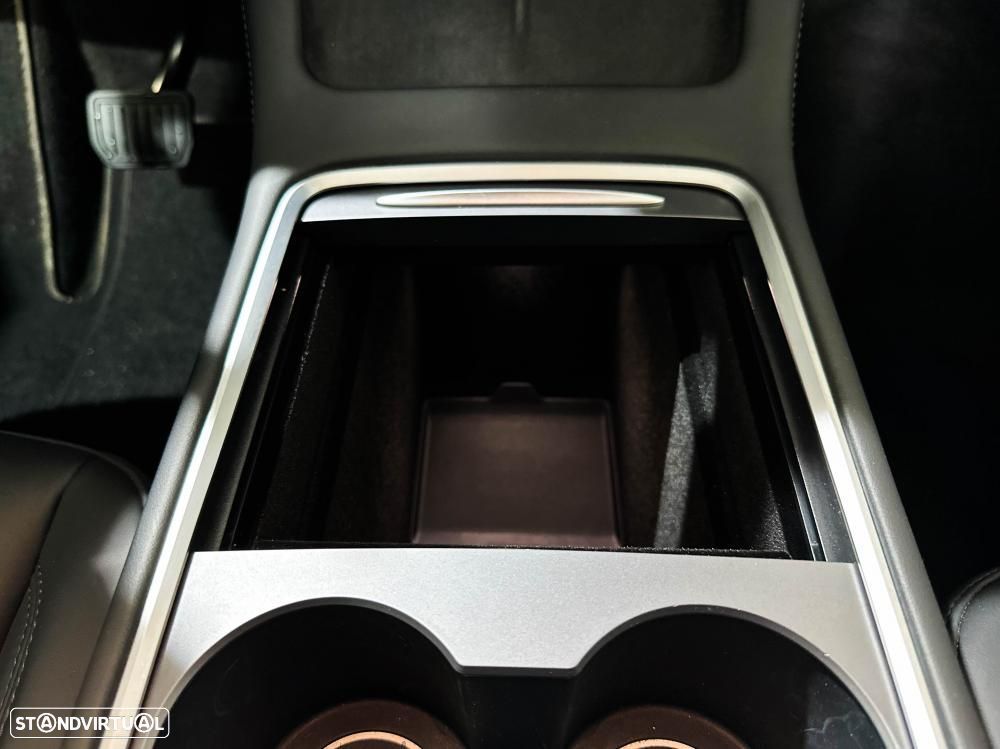 Tesla Model Y Long Range Dual Motor AWD - 39
