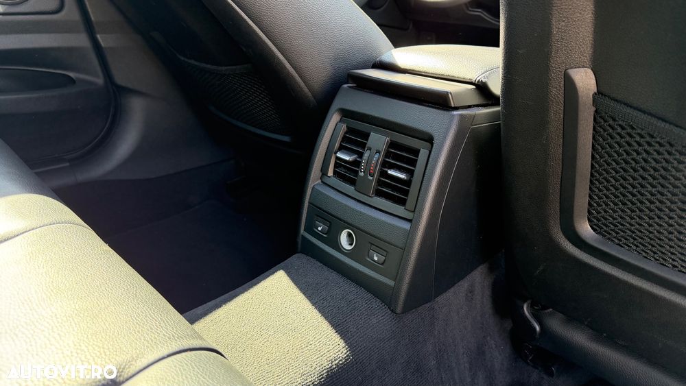 BMW Seria 3 320d Aut. Sport Line - 24