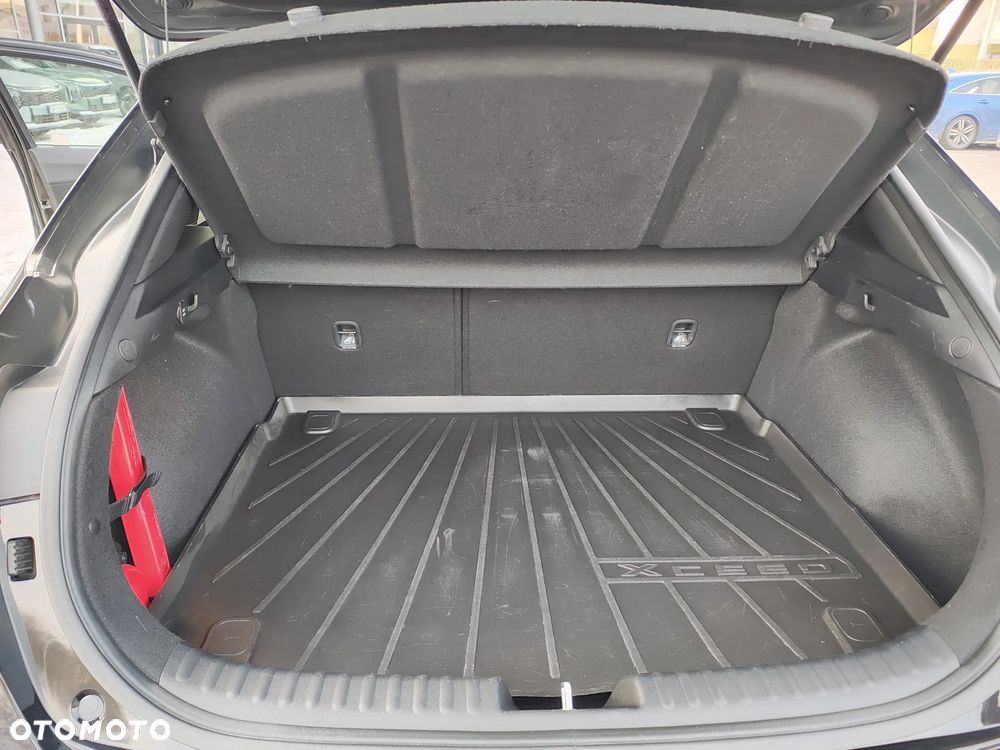 Kia XCeed 1.5 T-GDI M - 23
