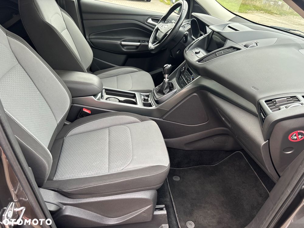 Ford Kuga 2.0 TDCi 4x2 Titanium - 40