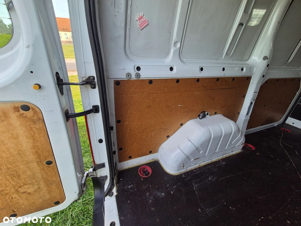 Ford Transit - 18