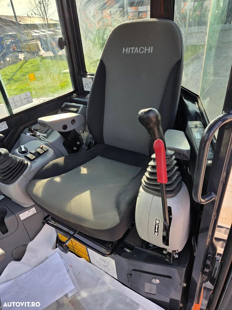 Hitachi ZX55, 2023, 879h, 5,5 tone, CUPLA RAPIDA+3 CUPE NOI, senile cauciuc 90% bune, Inst picon pe brate, A dous inst hidr pe brate, Aer conditionat, Ad sapare 5m, STARE CA NOU, posibilitate leasing-PROMOTIE 46.900 EUR+tva - 6