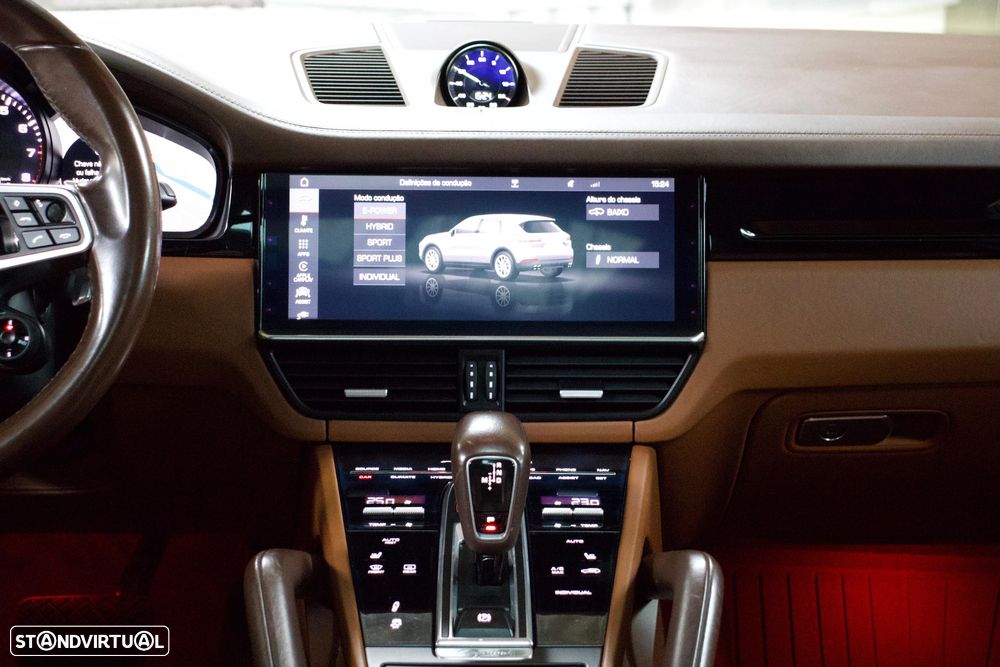 Porsche Cayenne - 24