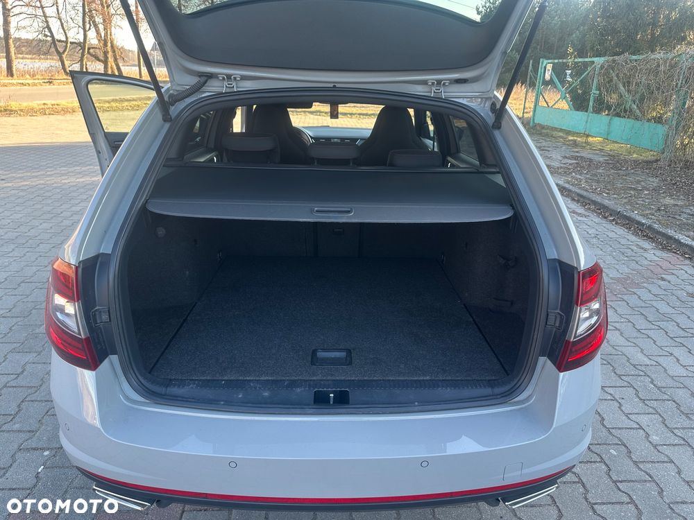Skoda Octavia 2.0 TDI DSG RS - 11