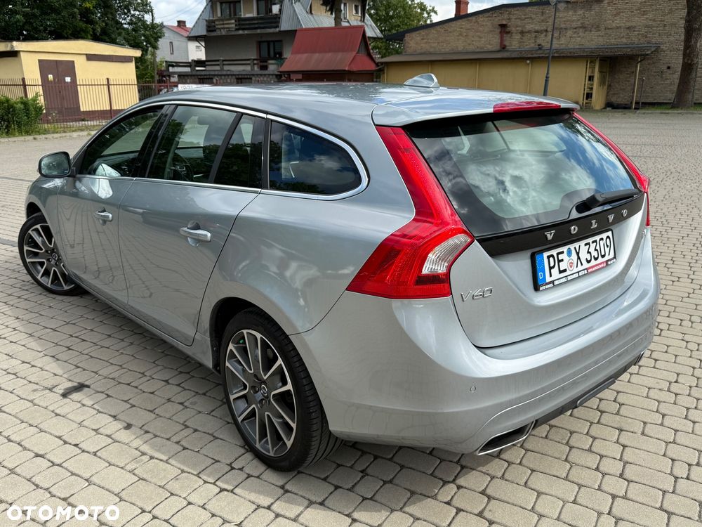 Volvo V60 D4 Momentum - 8