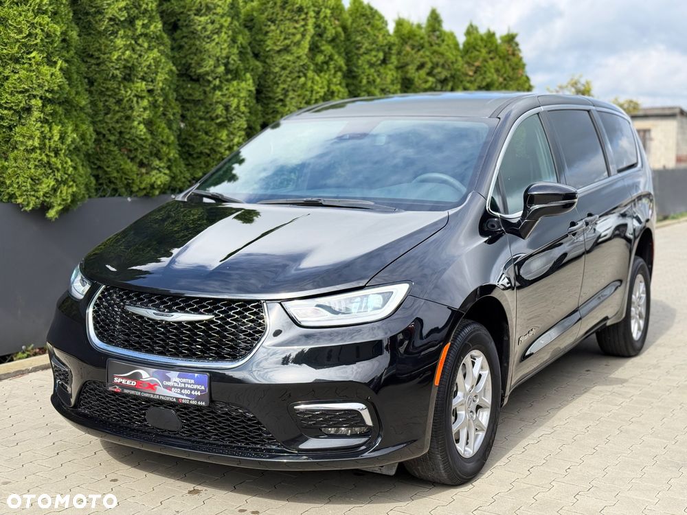 Chrysler Pacifica - 2