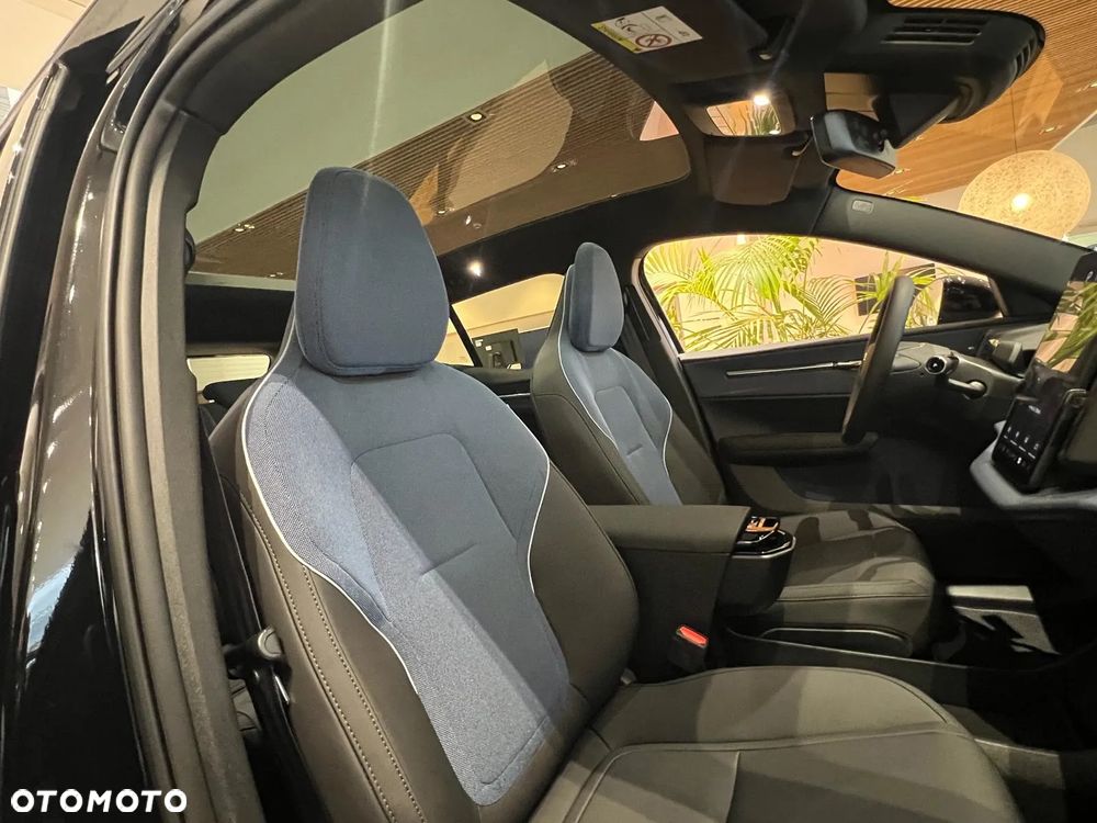 Volvo EX30 69kWh Single Motor Long Range Plus Black Edition - 20