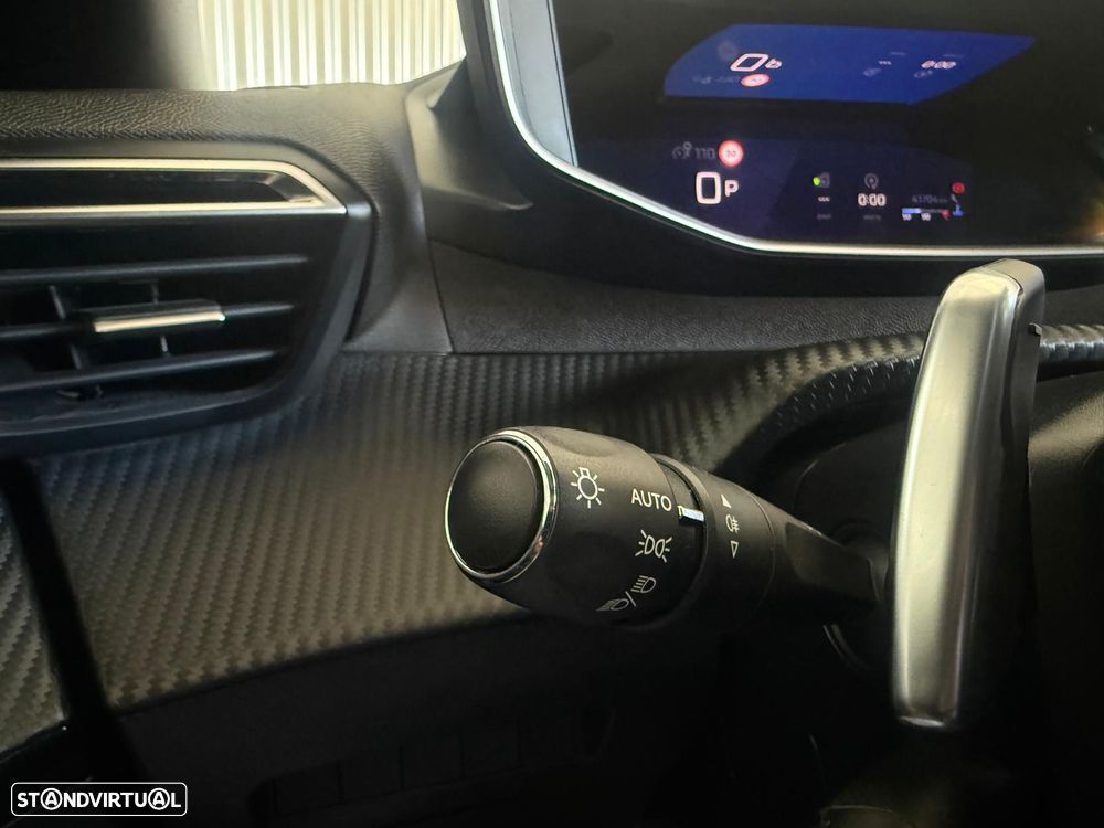 Peugeot 2008 1.2 PureTech GT EAT8 - 36