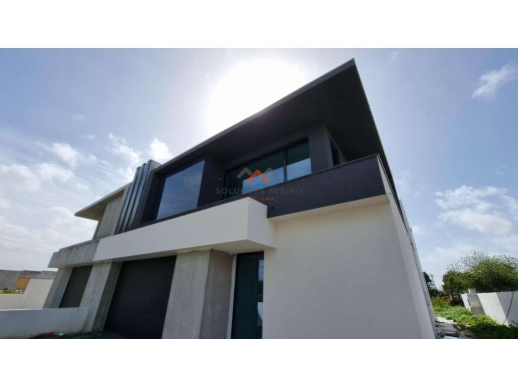 Moradia T4 em Santa Joana - Venda!! - Grande imagem: 3/21