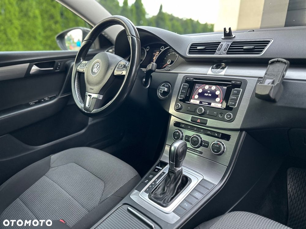 Volkswagen Passat 2.0 TDI DSG Highline - 26