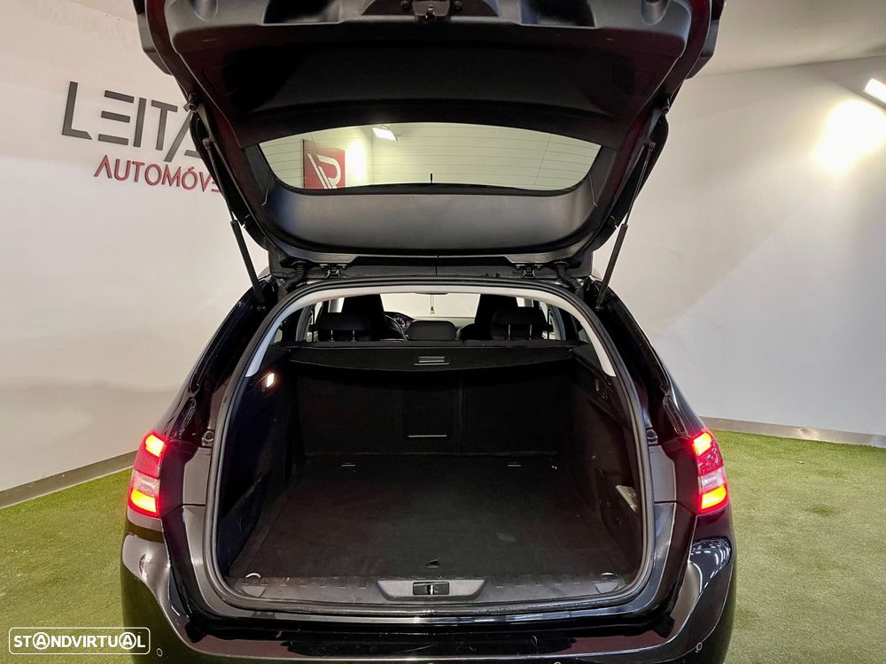 Peugeot 308 SW 1.2 PureTech Style J17 - 26