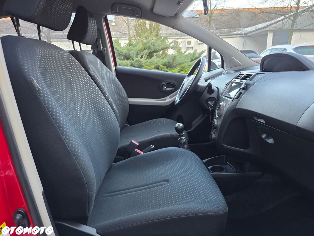 Toyota Yaris - 25