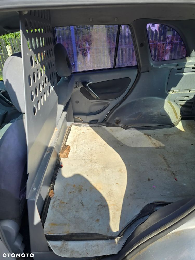 Toyota RAV4 2.0 D-4D 4x4 - 5