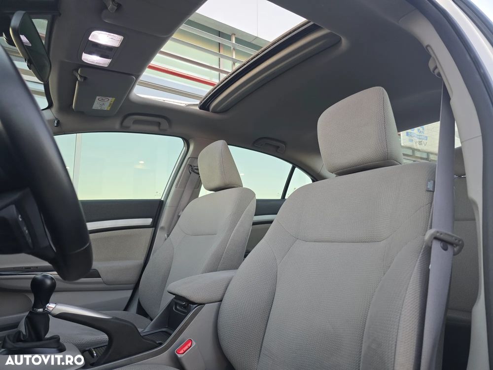 Honda Civic 1.8 MT ES - 15