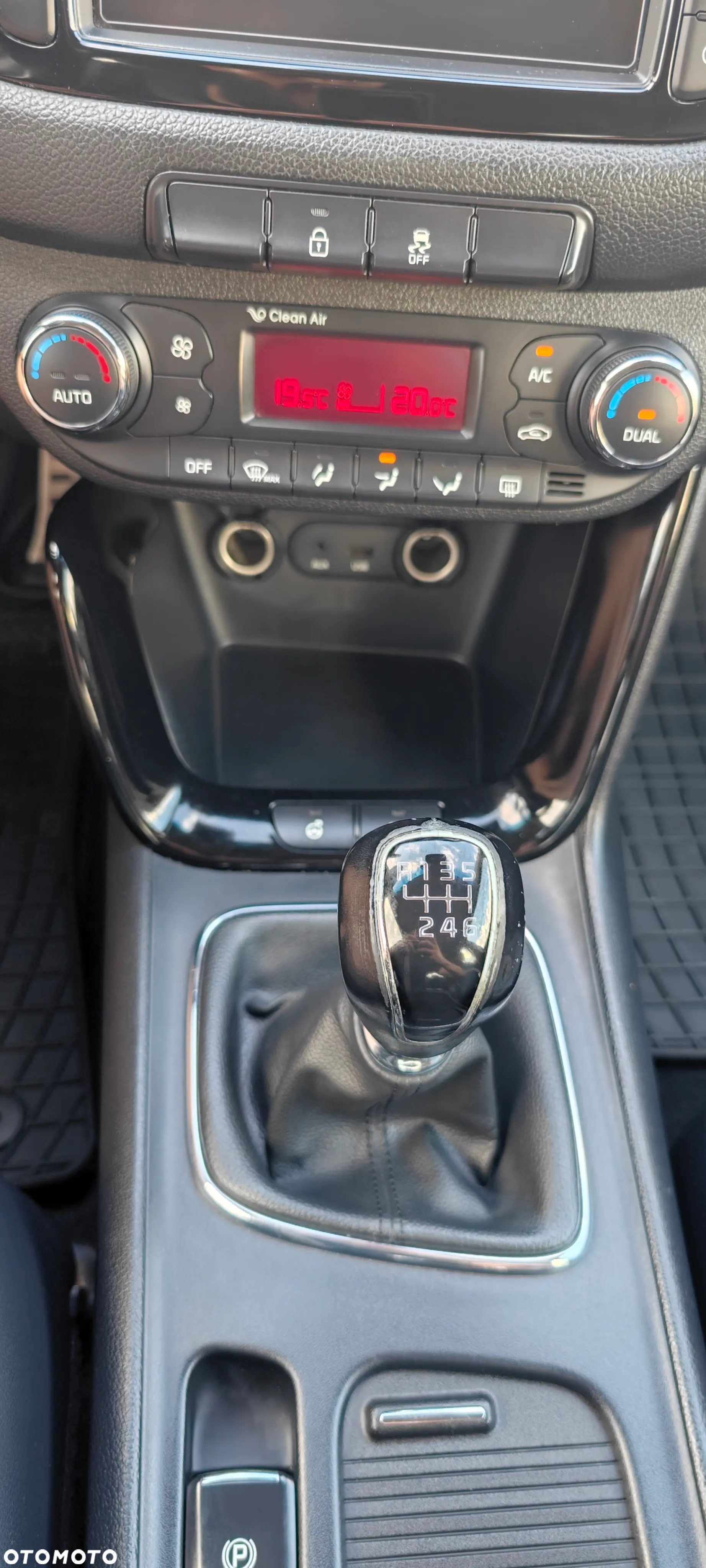 Kia Ceed - 34