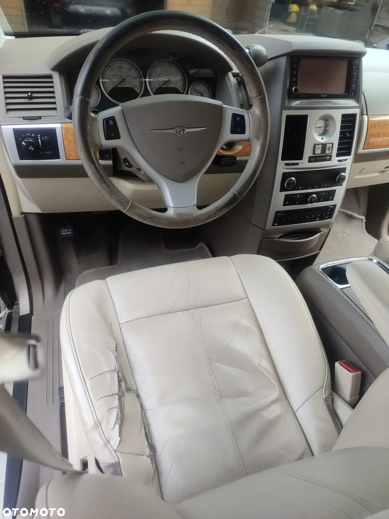 Chrysler Town & Country 4.0 Limited - 26