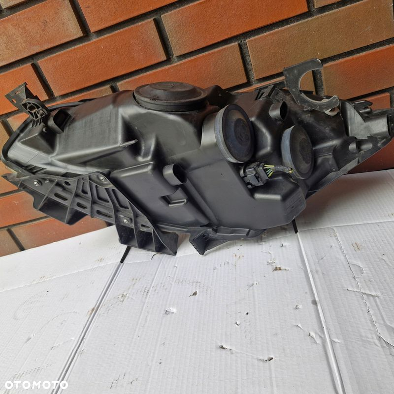 LAMPA PRAWA PRZÓD CITROEN C4 PICASSO - 7